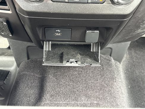 Used 2017 Ford F150 XLT image 22