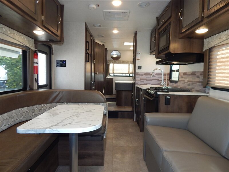 Used 2019 Chevrolet Express 4500 w/ RV Package RWD image 32