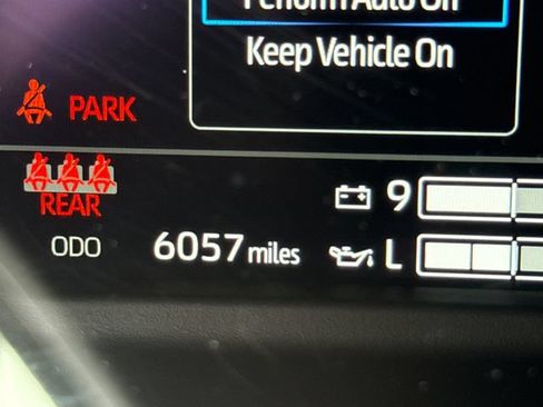 Used 2025 Toyota Tundra Limited AWD/4WD image 28
