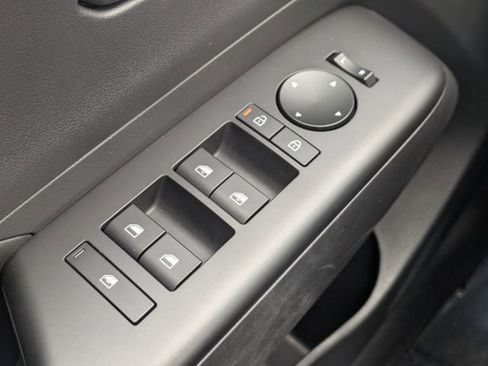 Used 2025 Hyundai Kona SEL FWD image 23