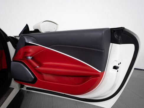Certified 2025 Ferrari Roma Spider RWD image 22