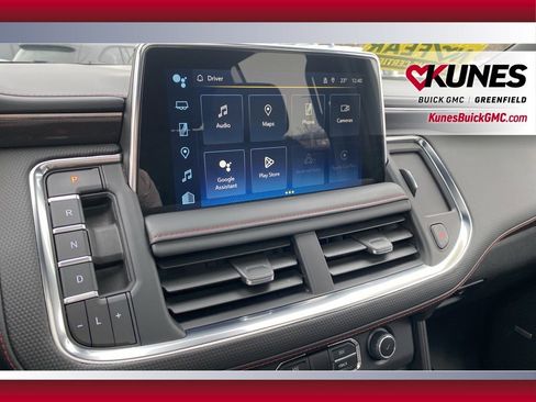 Used 2023 Chevrolet Suburban RST w/ Luxury Package image 17