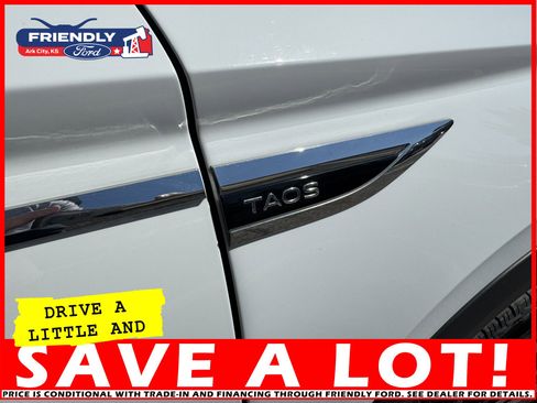 Used 2023 Volkswagen Taos SE image 12