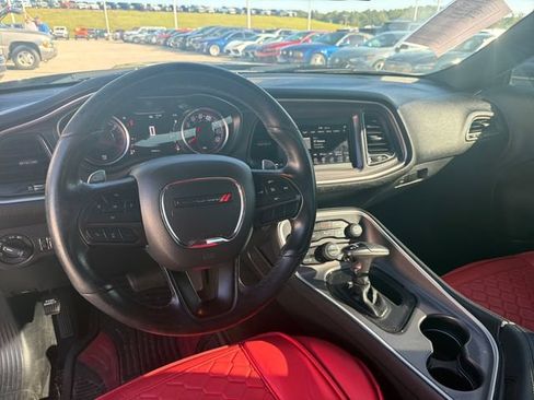 Used 2022 Dodge Challenger R/T RWD image 10