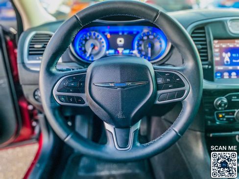 Used 2018 Chrysler 300 Touring L image 20