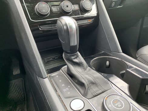 Used 2021 Volkswagen Atlas SEL AWD/4WD image 26