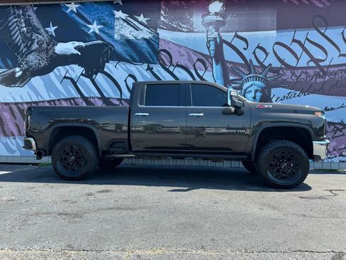 Used 2020 Chevrolet Silverado 2500 LTZ w/ LTZ Premium Package AWD/4WD image 1