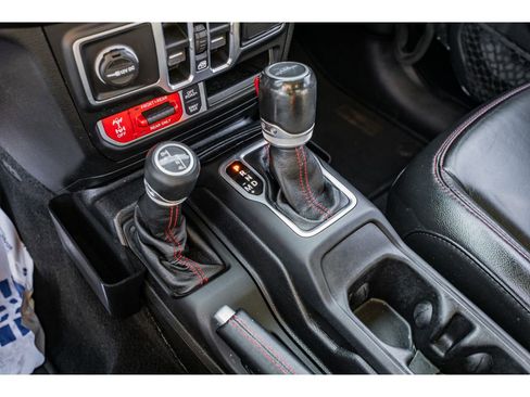 Used 2020 Jeep Gladiator Rubicon image 16