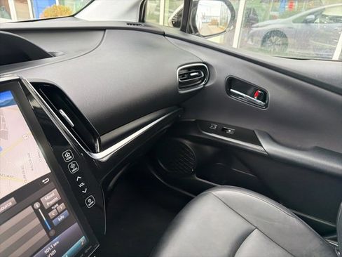 Used 2018 Toyota Prius Prime Premium image 30