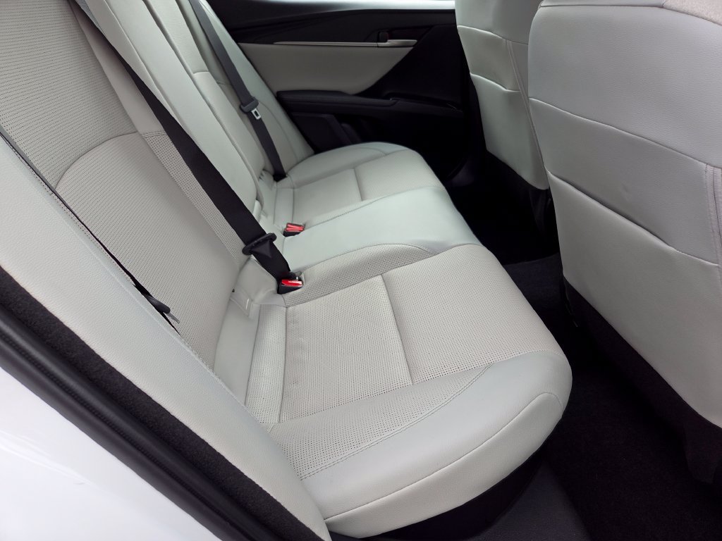 Used 2025 Toyota Camry XLE AWD/4WD image 29