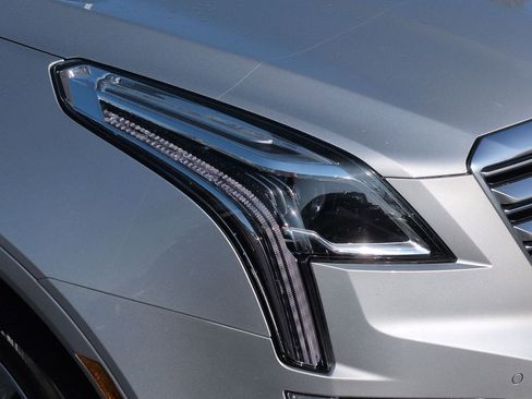 Used 2018 Cadillac XT5 Premium Luxury image 10