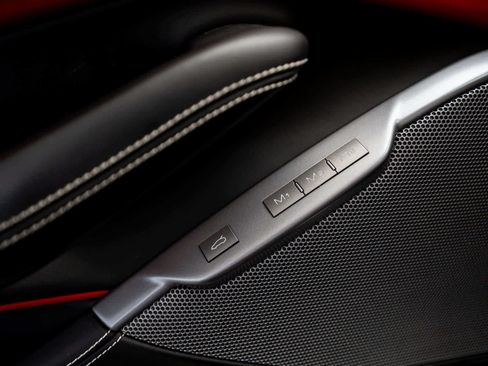 Used 2020 Ferrari Portofino RWD image 19