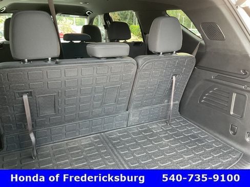 Used 2025 Chevrolet Traverse LT FWD image 20