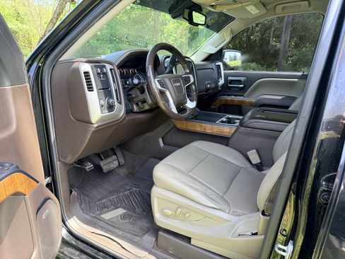 Used 2018 GMC Sierra 1500 SLT w/ Enhanced Driver Alert Package RWD image 11