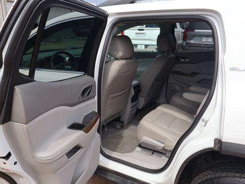 Used 2019 GMC Acadia SLE FWD image 11