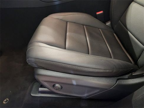 Used 2025 Mercedes-Benz GLS 450 4MATIC image 25