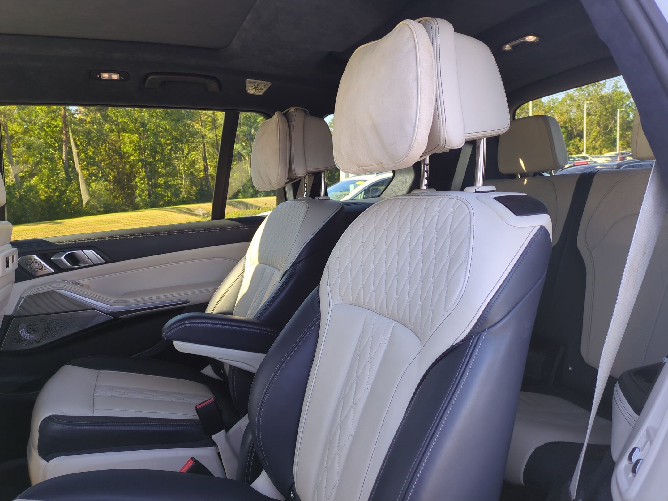 Used 2020 BMW X7 M50i w/ Dynamic Handling Package AWD/4WD image 30