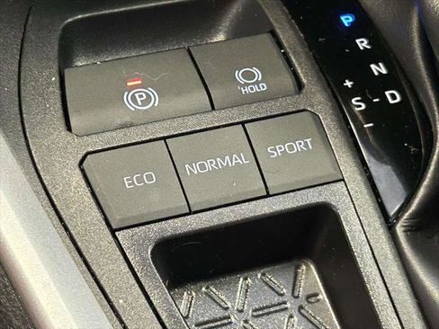 Certified 2025 Toyota RAV4 XLE w/ Convenience Package FWD image 24