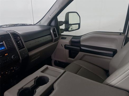 Used 2018 Ford F250 XL w/ Power Equipment Group AWD/4WD image 24