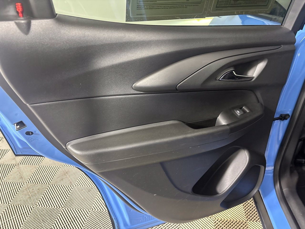 Used 2023 Chevrolet TrailBlazer RS w/ Sun and Liftgate Package FWD image 24