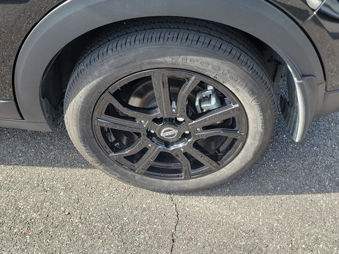 Used 2023 Nissan Kicks SR w/ SR Premium Package FWD image 38