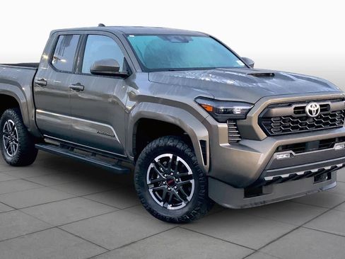 Used 2024 Toyota Tacoma TRD Sport RWD image 3