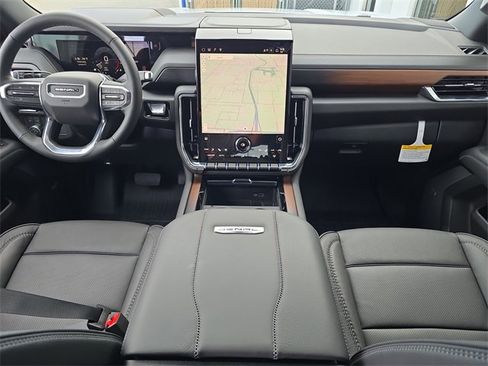 New 2026 GMC Yukon Denali w/ Sun & Power Step Package image 11