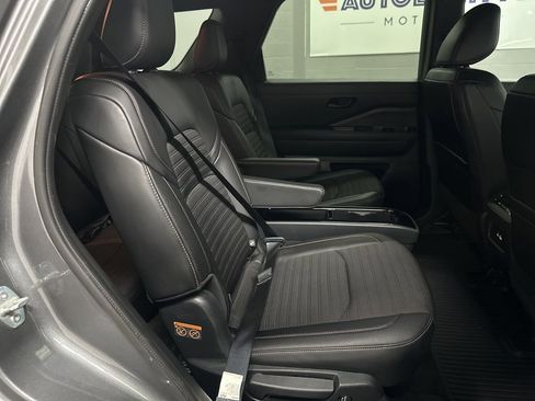 Used 2025 Nissan Pathfinder Rock Creek AWD/4WD image 21