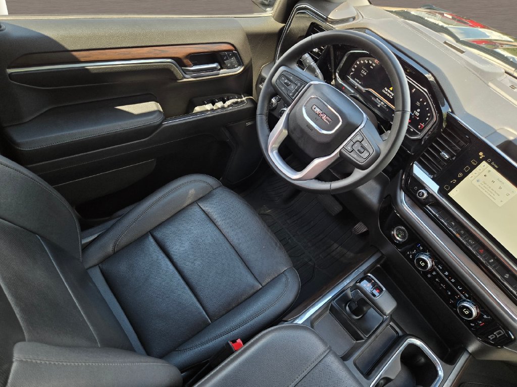 Used 2024 GMC Sierra 1500 SLT AWD/4WD image 18