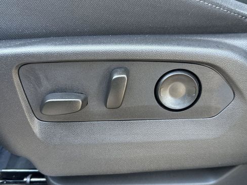 Used 2026 GMC Sierra 1500 SLE image 5