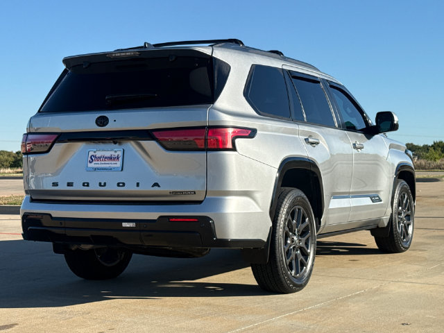 Used 2025 Toyota Sequoia Platinum AWD/4WD image 9