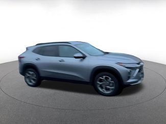 Used 2025 Chevrolet Trax LT video 2