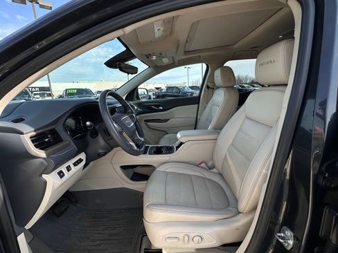 Used 2021 GMC Acadia Denali w/ Denali Ultimate Package AWD/4WD image 18