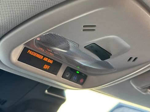 Used 2025 Chevrolet Trax LT w/ LT Convenience Package image 23