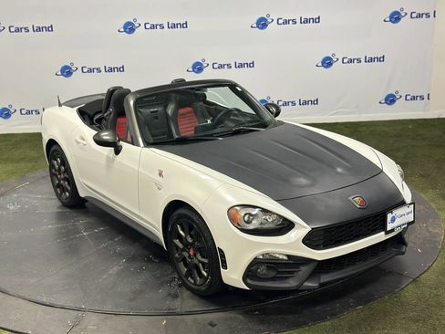 Used 2018 FIAT 124 Spider Abarth w/ Convenience Group image 9