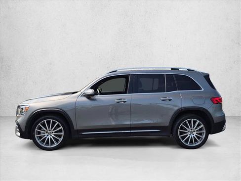 Used 2021 Mercedes-Benz GLB 250 4MATIC image 9