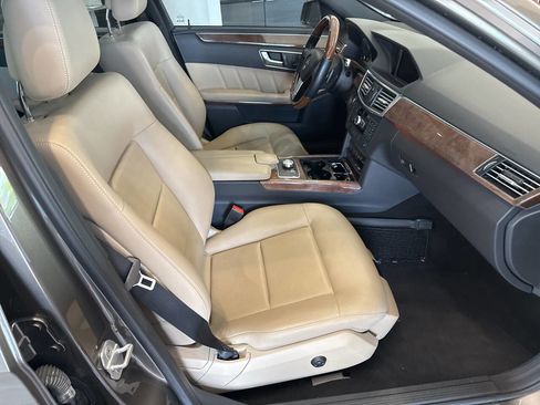 Used 2013 Mercedes-Benz E 350 4MATIC Sedan w/ Premium 1 Pkg image 39
