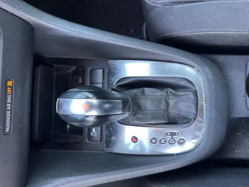 Used 2014 Volkswagen Golf 4-Door FWD image 17