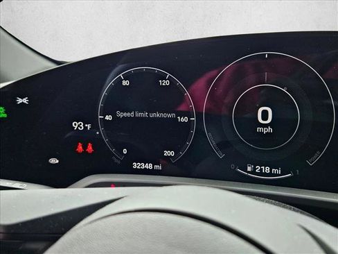 Used 2022 Porsche Taycan RWD image 10