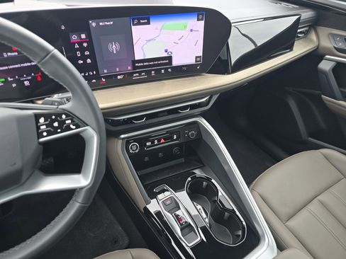 Certified 2025 Audi Q5 Premium w/ Convenience Package image 23