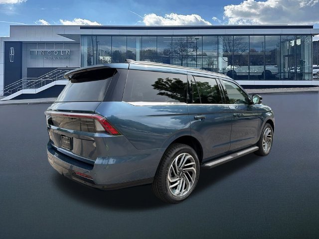 New 2027 Lincoln Navigator Premiere AWD/4WD image 8