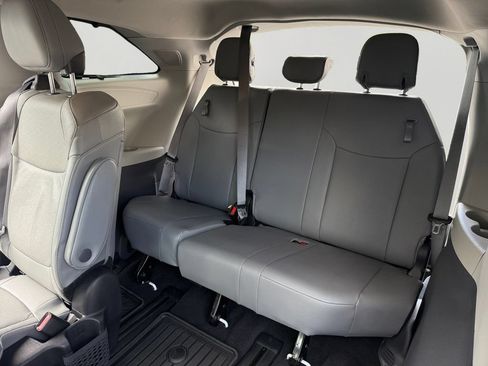 Used 2023 Toyota Sienna Limited AWD/4WD image 29