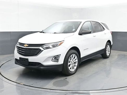 Used 2021 Chevrolet Equinox LS w/ LS Convenience Package image 6