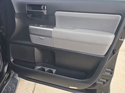 Used 2019 Toyota Sequoia SR5 w/ Premium Package image 35