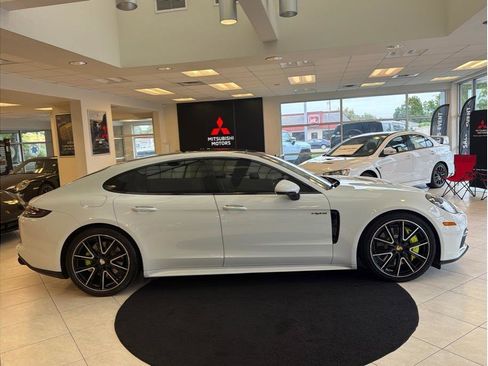 Used 2019 Porsche Panamera 4 AWD/4WD image 4
