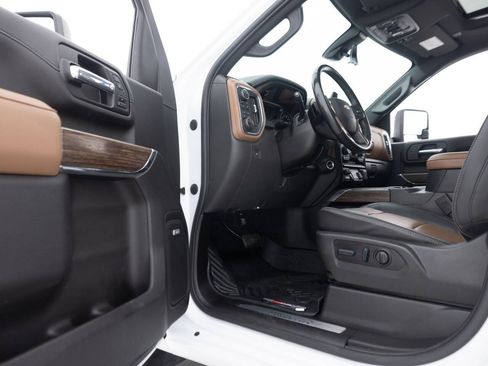 Used 2023 Chevrolet Silverado 2500 High Country w/ Z71 Off-Road Package AWD/4WD image 28