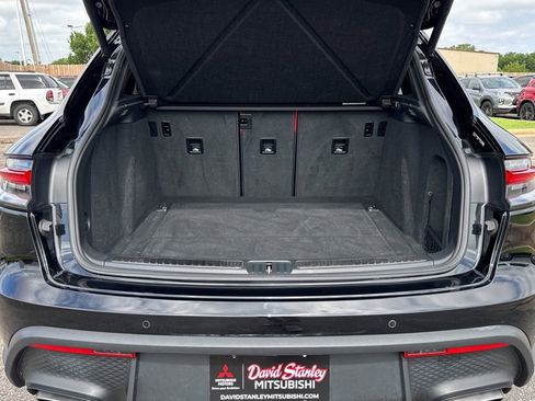 Used 2025 Porsche Macan Turbo AWD/4WD image 52