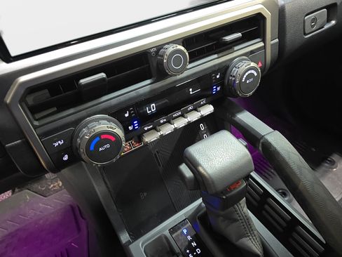 Used 2025 Toyota 4Runner TRD Off-Road Premium AWD/4WD image 21