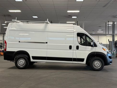 Used 2024 RAM ProMaster 2500 w/ Convenience Group image 13