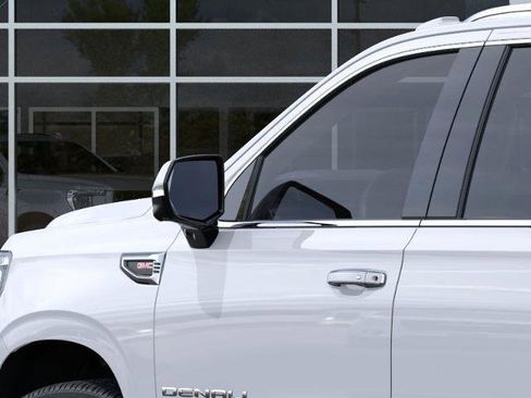 New 2026 GMC Yukon XL Denali image 12